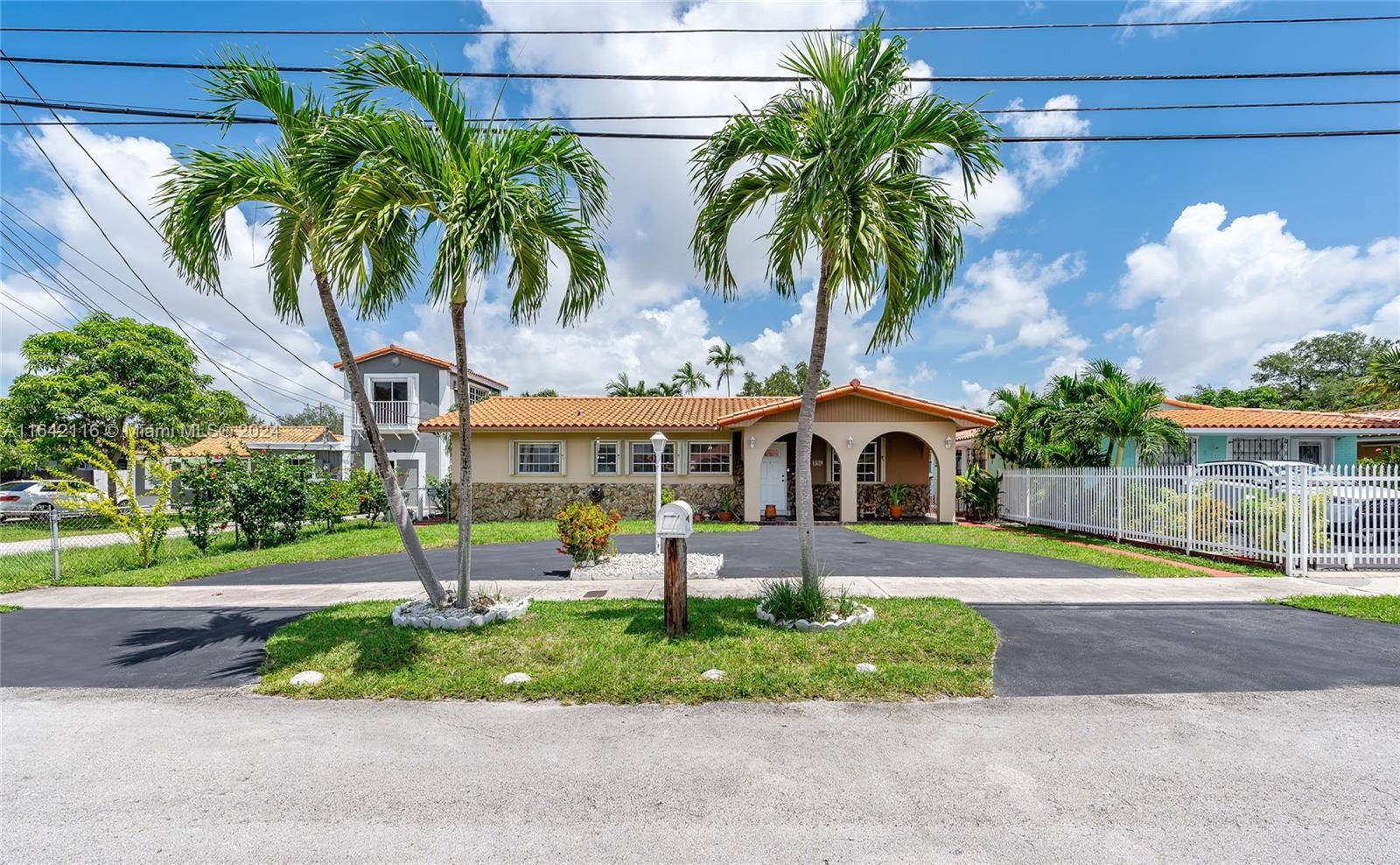 Charming 3 Bedroom Single Family Home in Miami, FL.