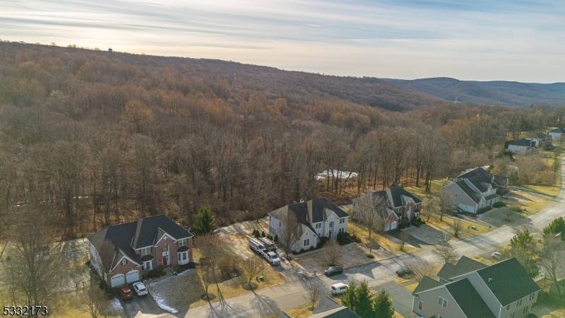 Elegant colonial style home located in the desirable community of long valley, NJ.