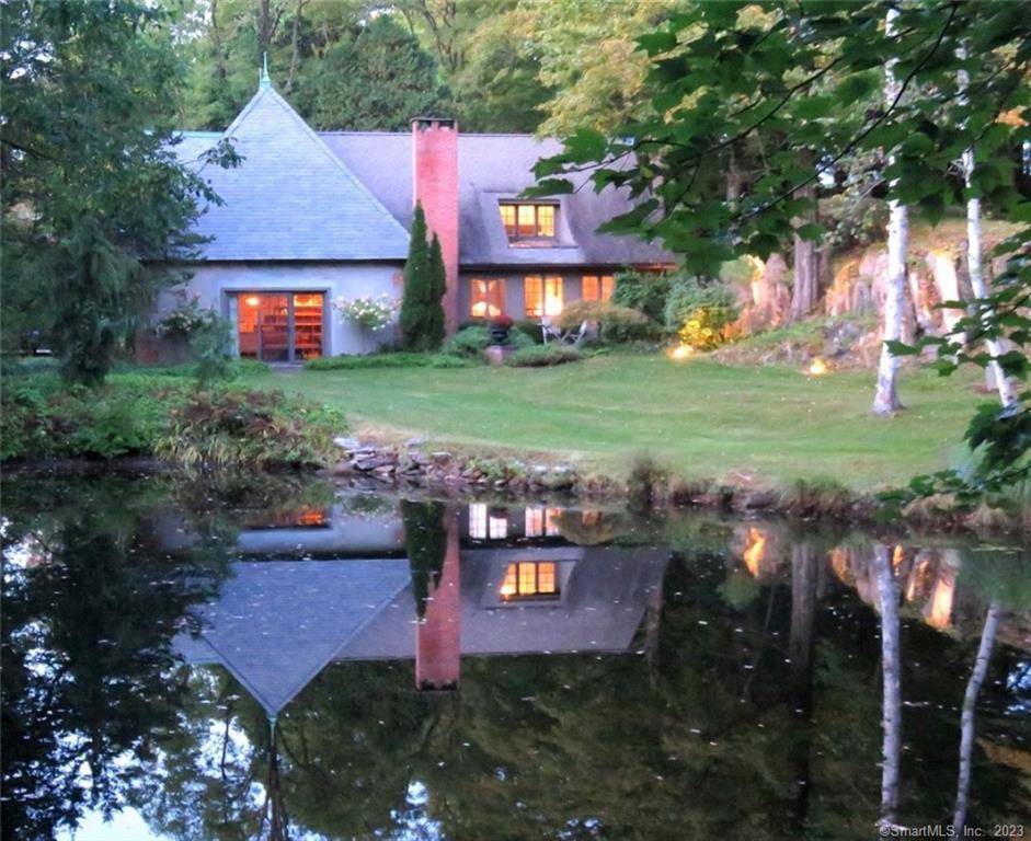 Available 11 01 2025 4 08 2026 Taconic Waterfront Carriage House.