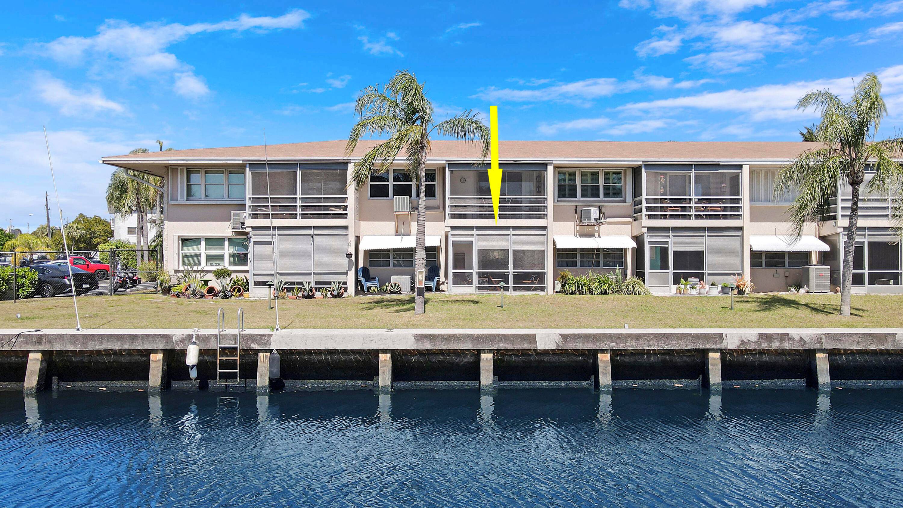 Just minutes from the beach, this charming Pompano Beach condo offers the perfect mix of comfort and coastal living.