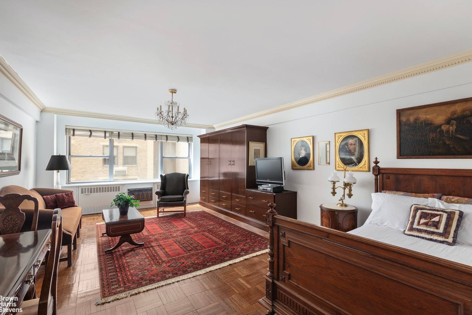 Charming studio apartment in the heart of Midtown !