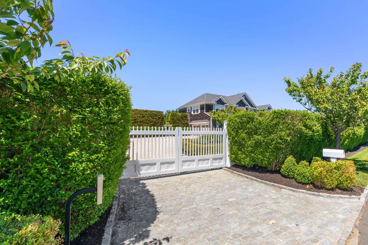 Elegant Gated Estate Just Minutes from Southampton Village