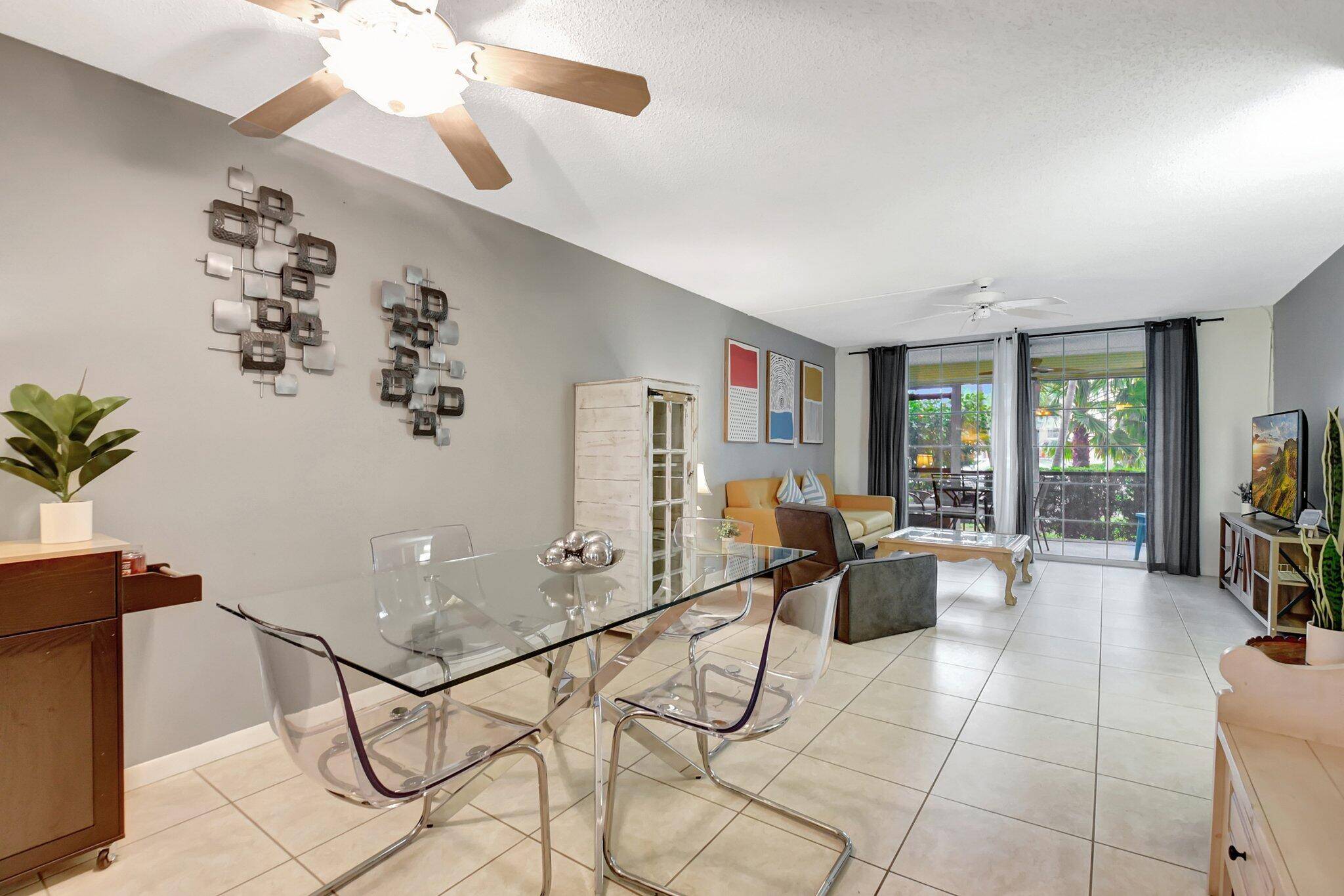 Picture perfect Florida Coastal living This beautiful 2 bedroom 2 bathroom first floor garden Condominium in highly desirable coastal location, just steps from the clubhouse, pool and marina.