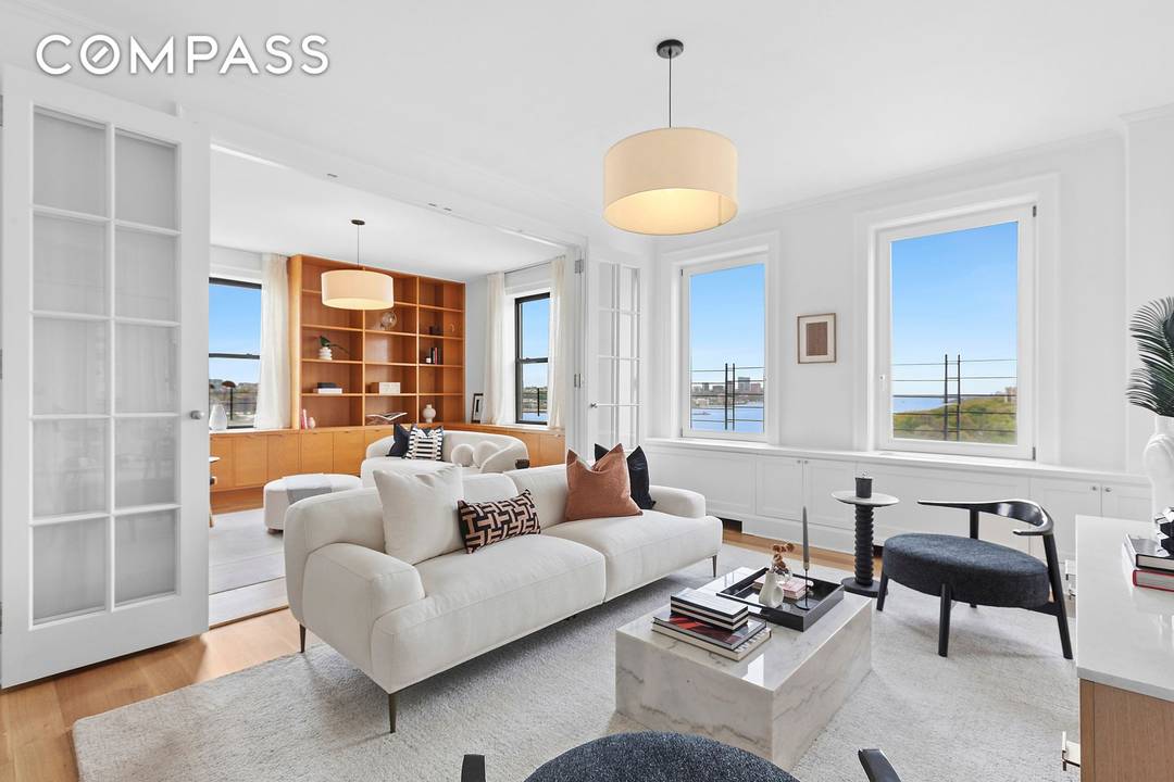 Exceptional Hudson River view Home with Central AC and Chef s Kitchen Perched high above Riverside Park, this beautifully renovated four bedroom home has spectacular sweeping views of the Hudson ...