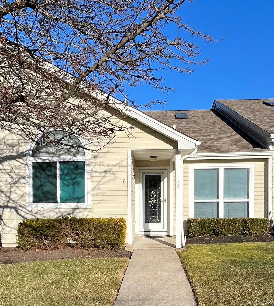 Most popular ALL ON ONE FLOOR ranch style, Floridian Model.