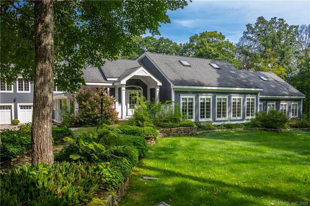 Fabulous modern country home designed with classic sensibilities and touches of artistic license.