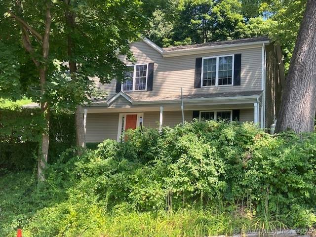 This spacious four bedroom, two and a half bath residence offers year round Western views and serves as an ideal retreat for those seeking a lakeside lifestyle without the associated ...
