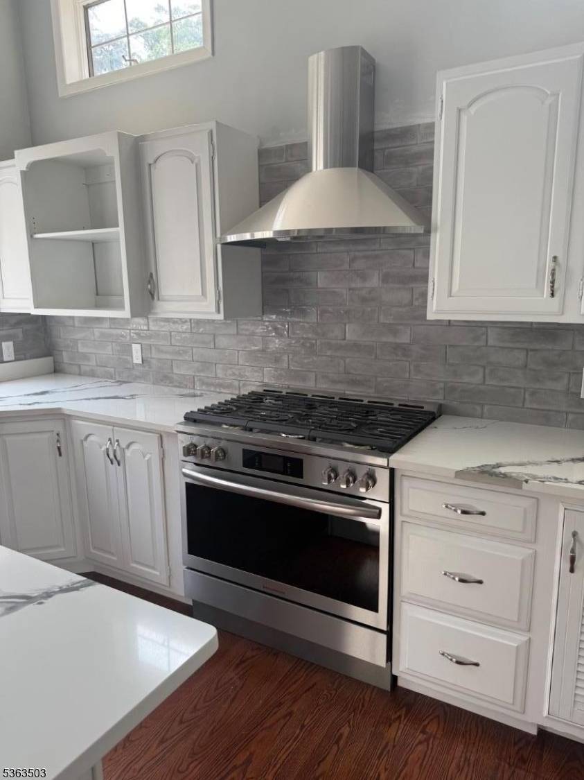 Versatile Spacious Home with Mother Daughter Potential !