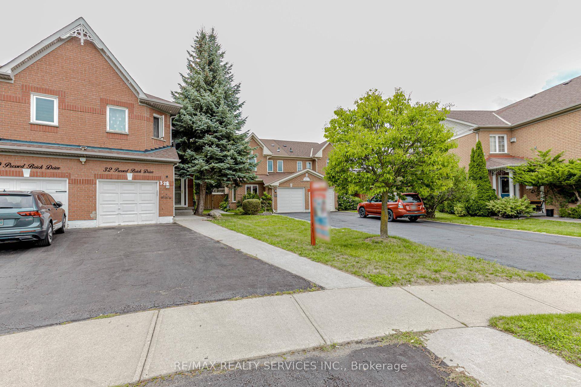 4 bedroom Semi Detached. Location !