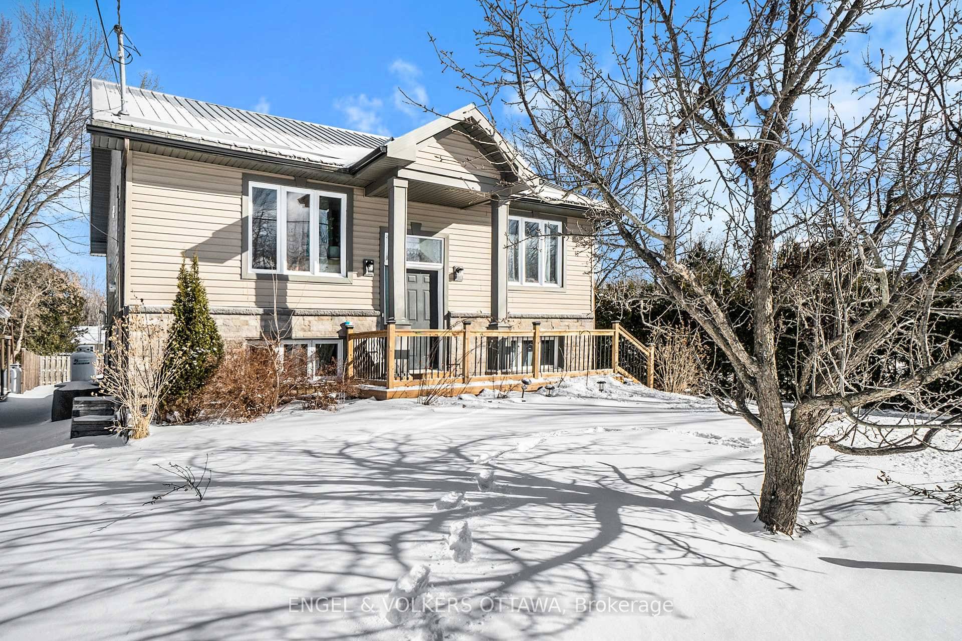This stunning, fully updated home offers breathtaking views and access to the Ottawa River and is nestled in the prestigious Cumberland Estates.