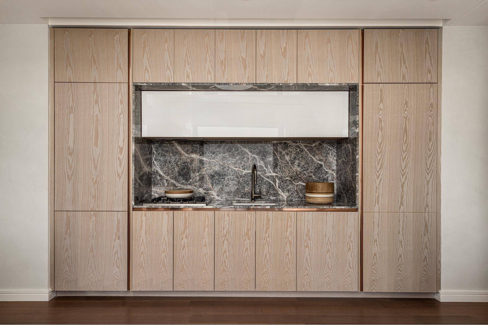 Immediate Occupancy Welcome to Residence 31D at The Greenwich by Rafael Vinoly, a three bedroom, three and a half bathroom home with northern and western exposures.