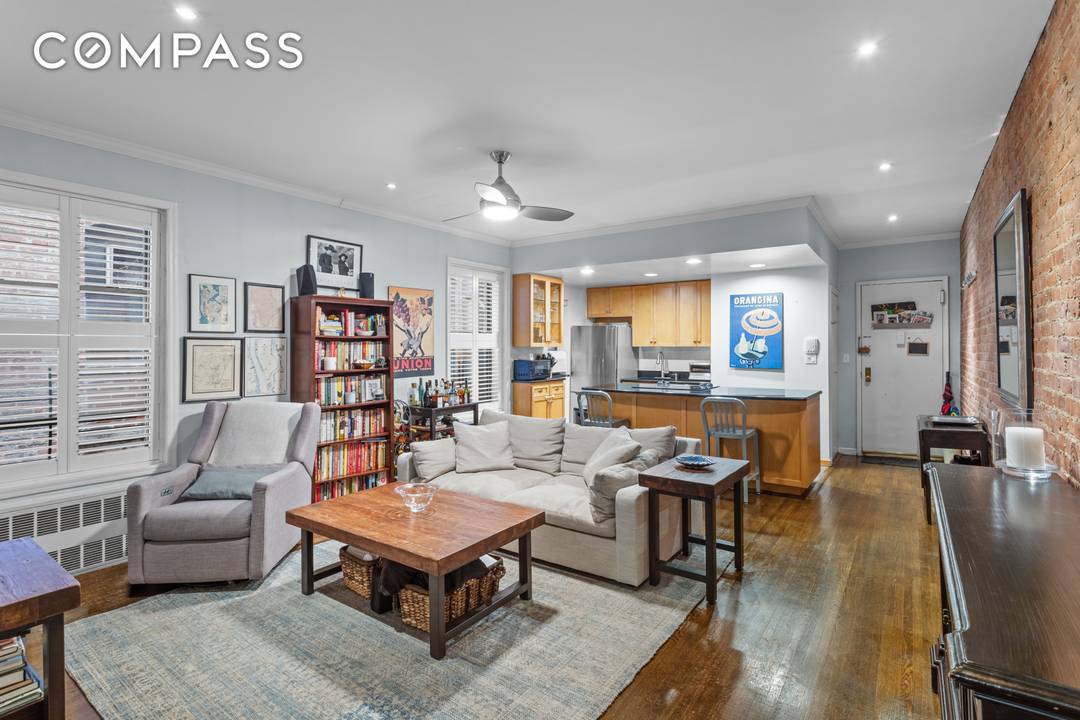 Timeless Elegance on the Upper West Side Discover the perfect blend of classic charm and modern comfort at 155 West 80th Street a quintessential Upper West Side feel, on a ...