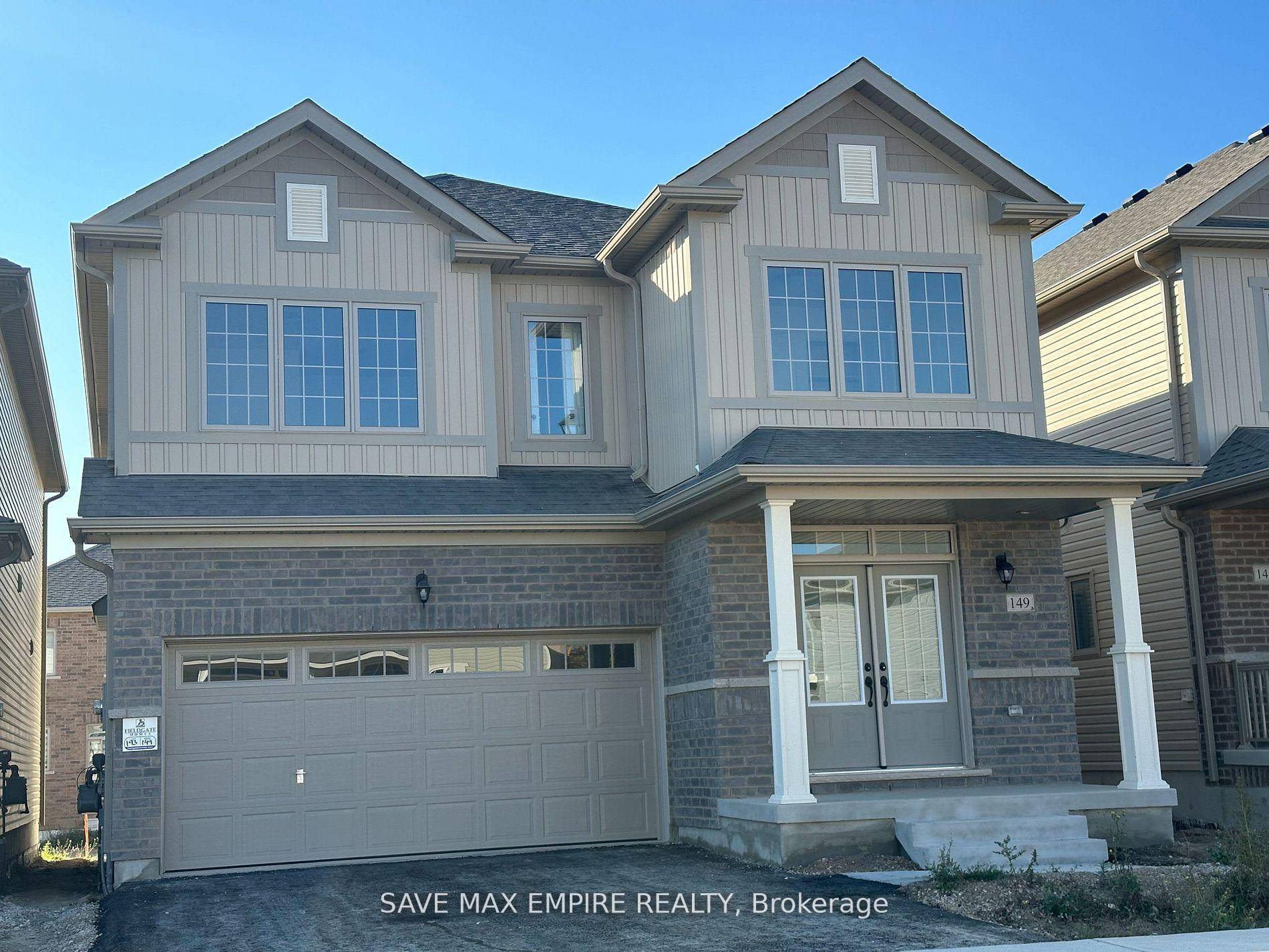 Welcome to this spacious detached home that combines comfort and modern style.