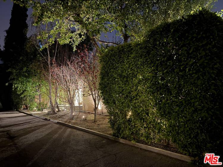 13324  W SUNSET 3BR Brentwood La