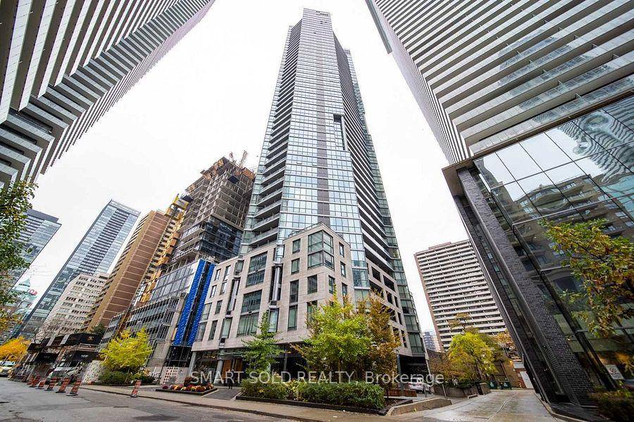 Luxurious Chaz Yorkville Condo In Yonge Bloor Neighbourhood.