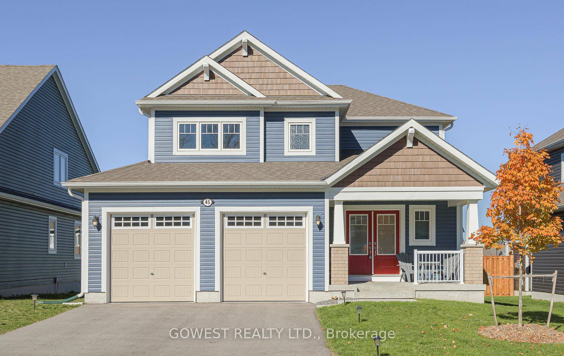 Located on a quiet crescent and in one of Muskoka's most desirable communities the White Pines neighbourhood.