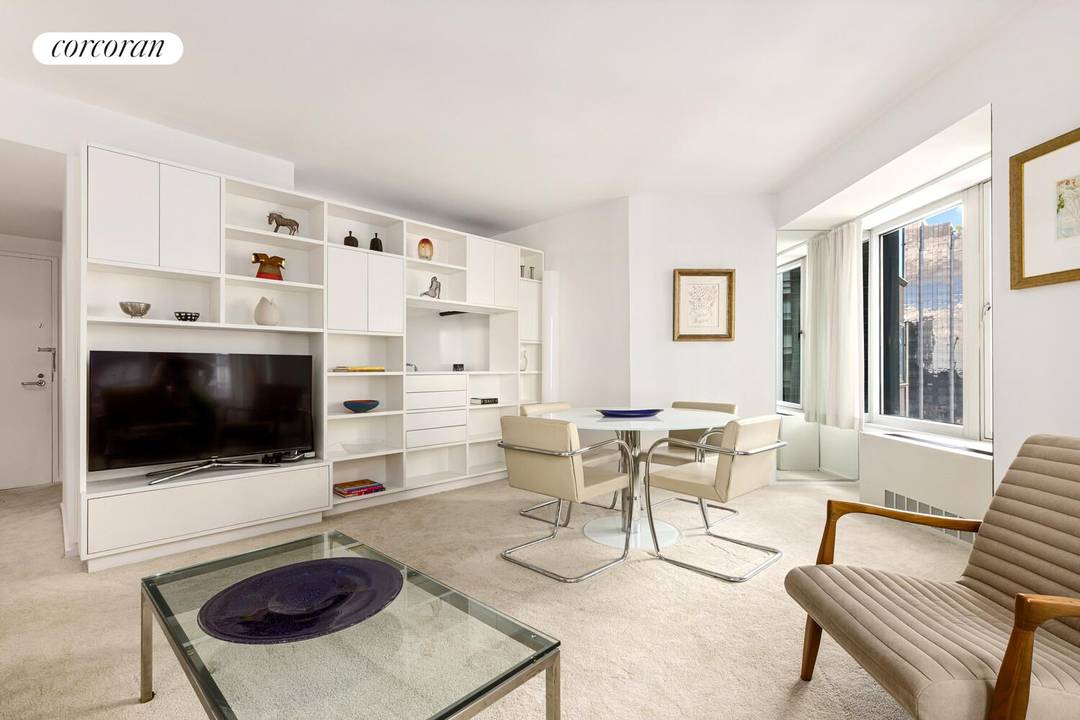 Perched on the 46th floor this is two split bedrooms, two and a half baths with spectacular views, partial Hudson River and partial Central Park views make this the perfect ...