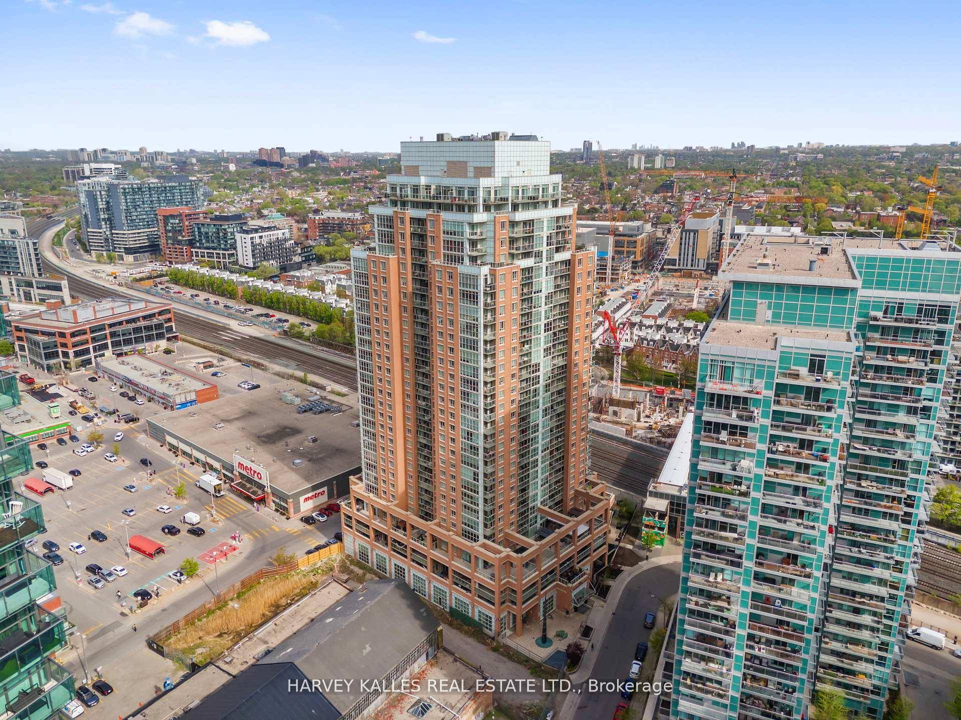 Welcome to Unit 1316 at 125 Western Battery Road, located in the heart of vibrant Liberty Village.