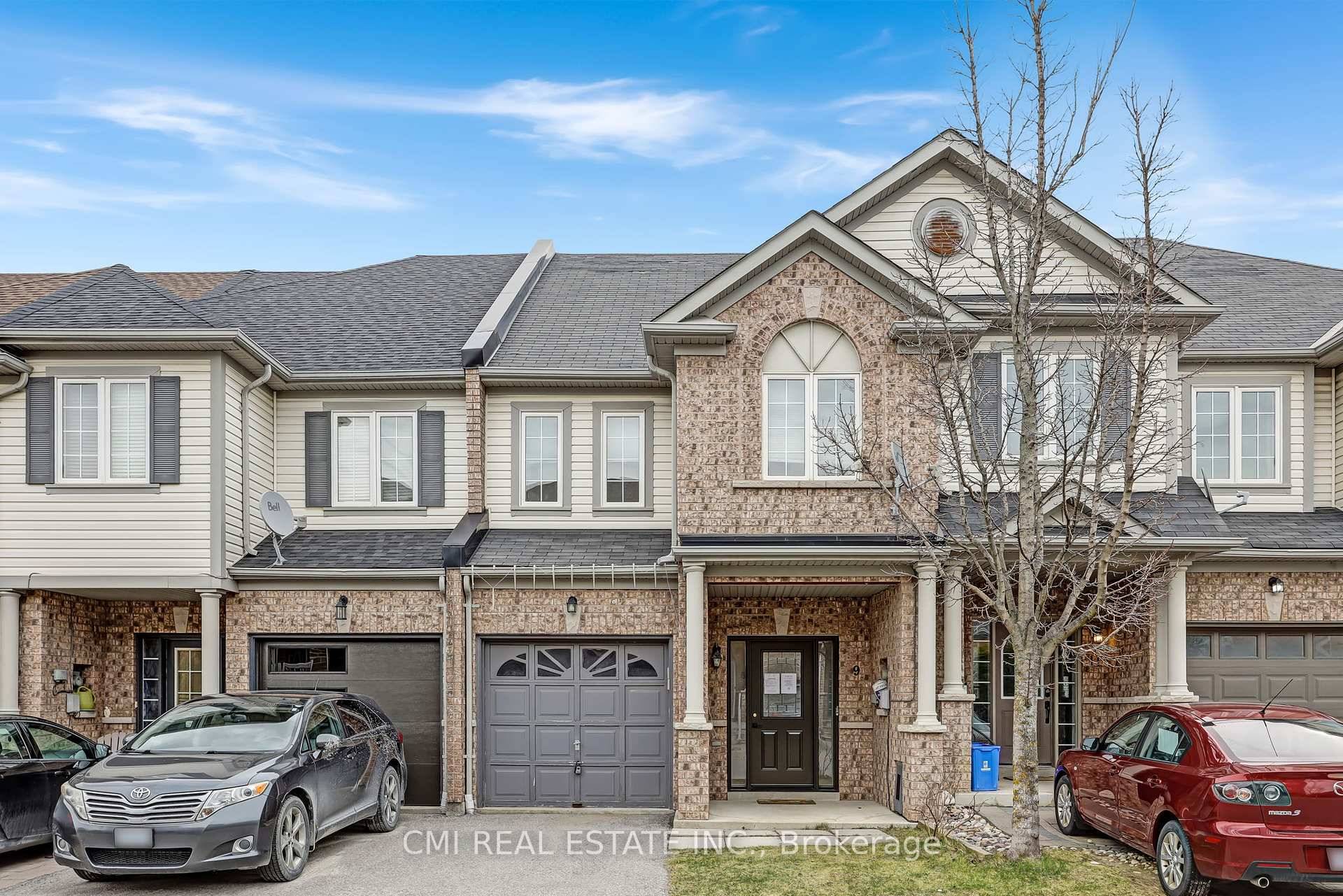 RAVINE ! Located in the desirable Brooklin community surrounded by top rated schools, parks, conservation, restaurants, Golf courses, steps to public transit ; centrally situated w quick access to HWY ...