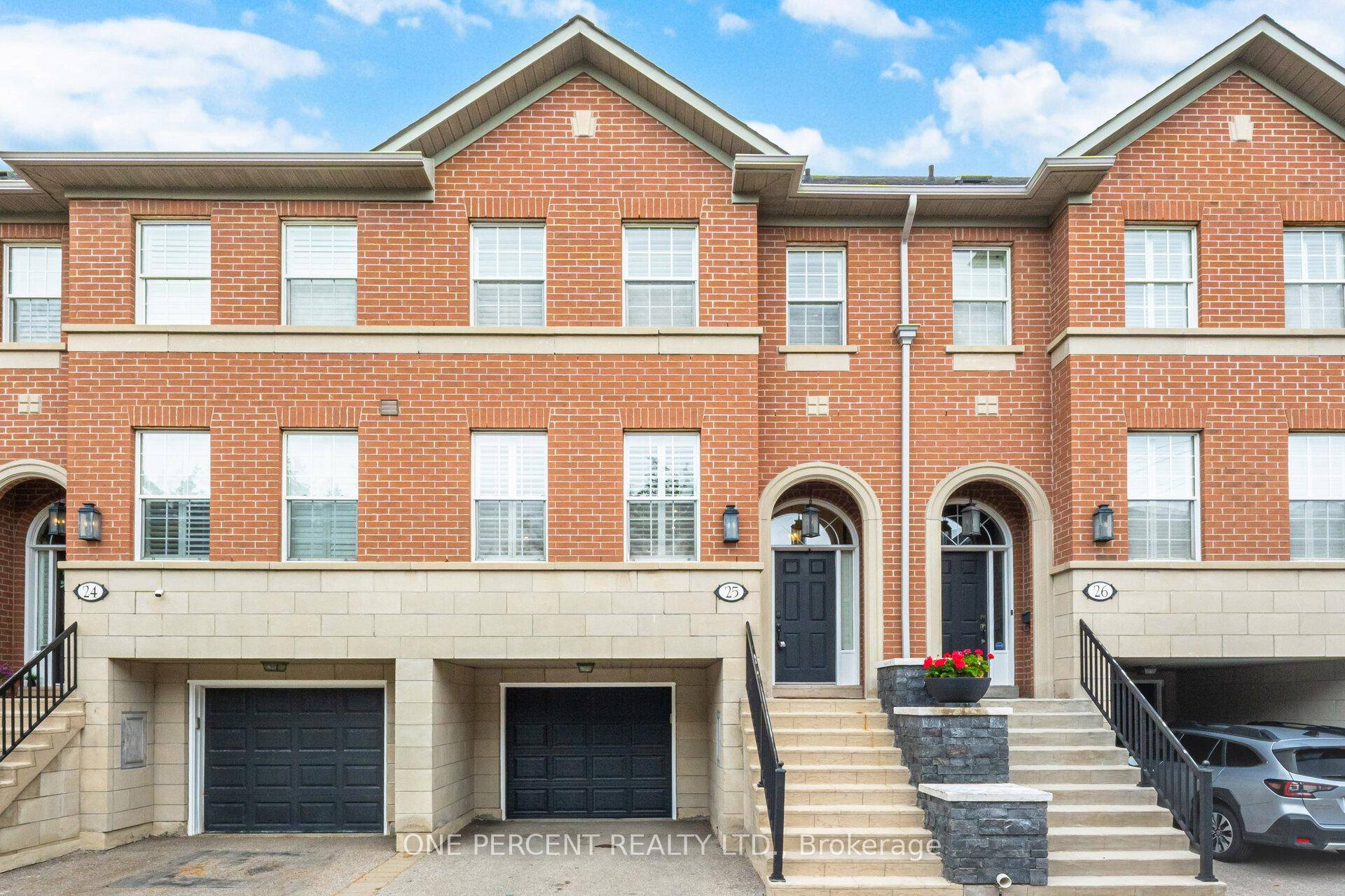 Excellent Location ! Exclusive townhome located in the highly sought after area of Thornhill.