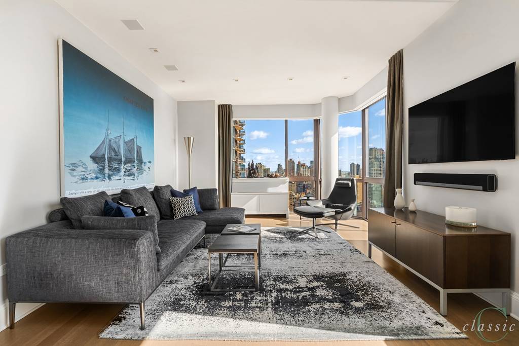 Residence PHAResidence PHAExperience luxurious Penthouse living and dazzling views in PHA.