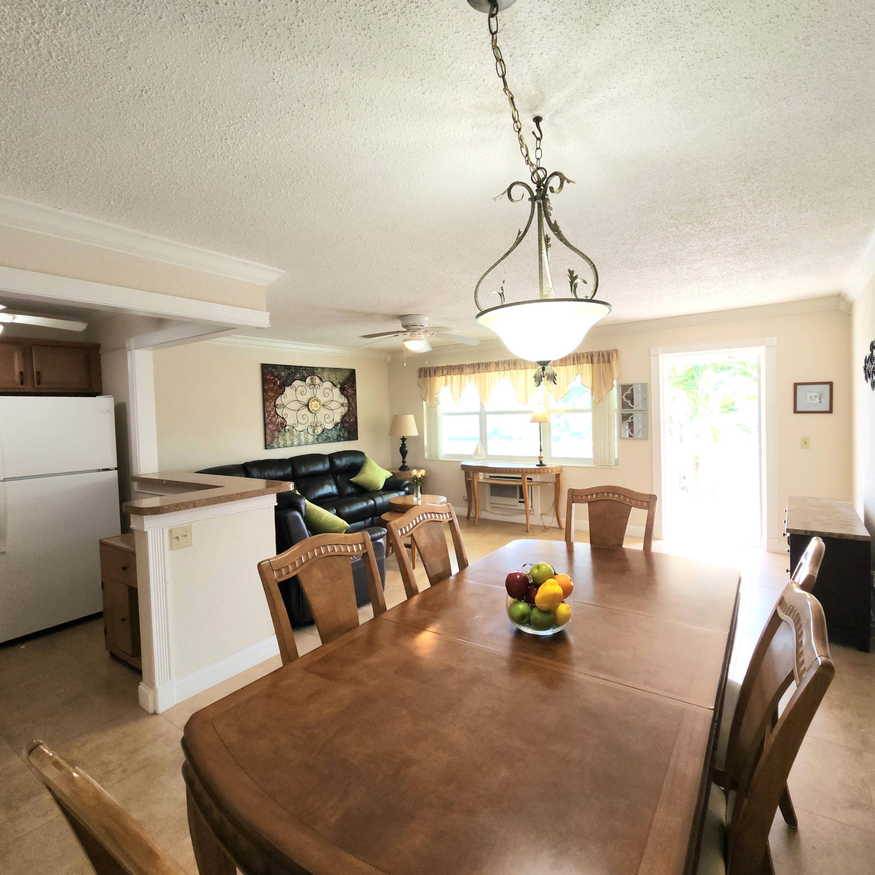 Spectacular open concept 1 bedroom 1.
