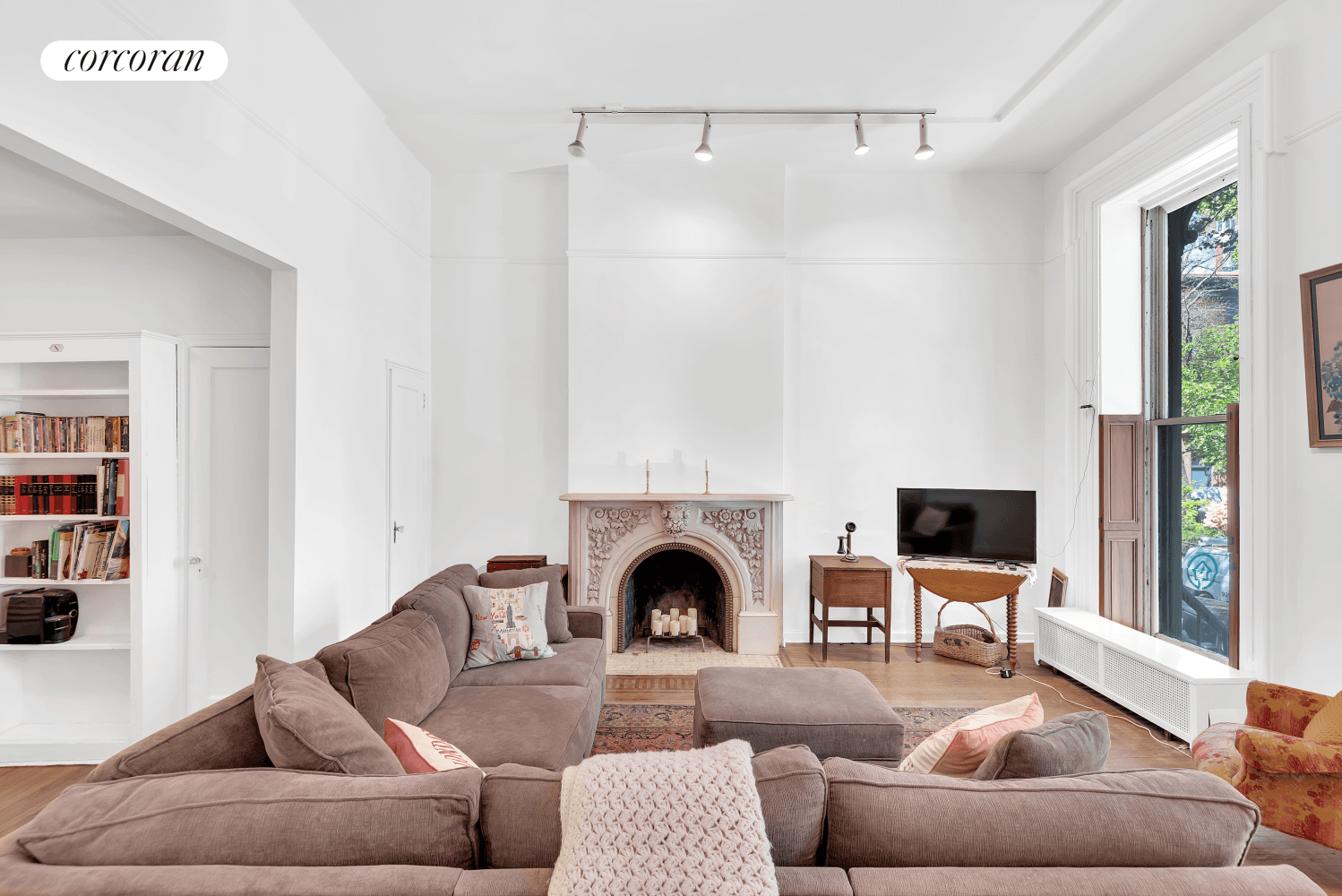 Welcome to 30 Remsen Street, Unit 1A, Brooklyn Heights !