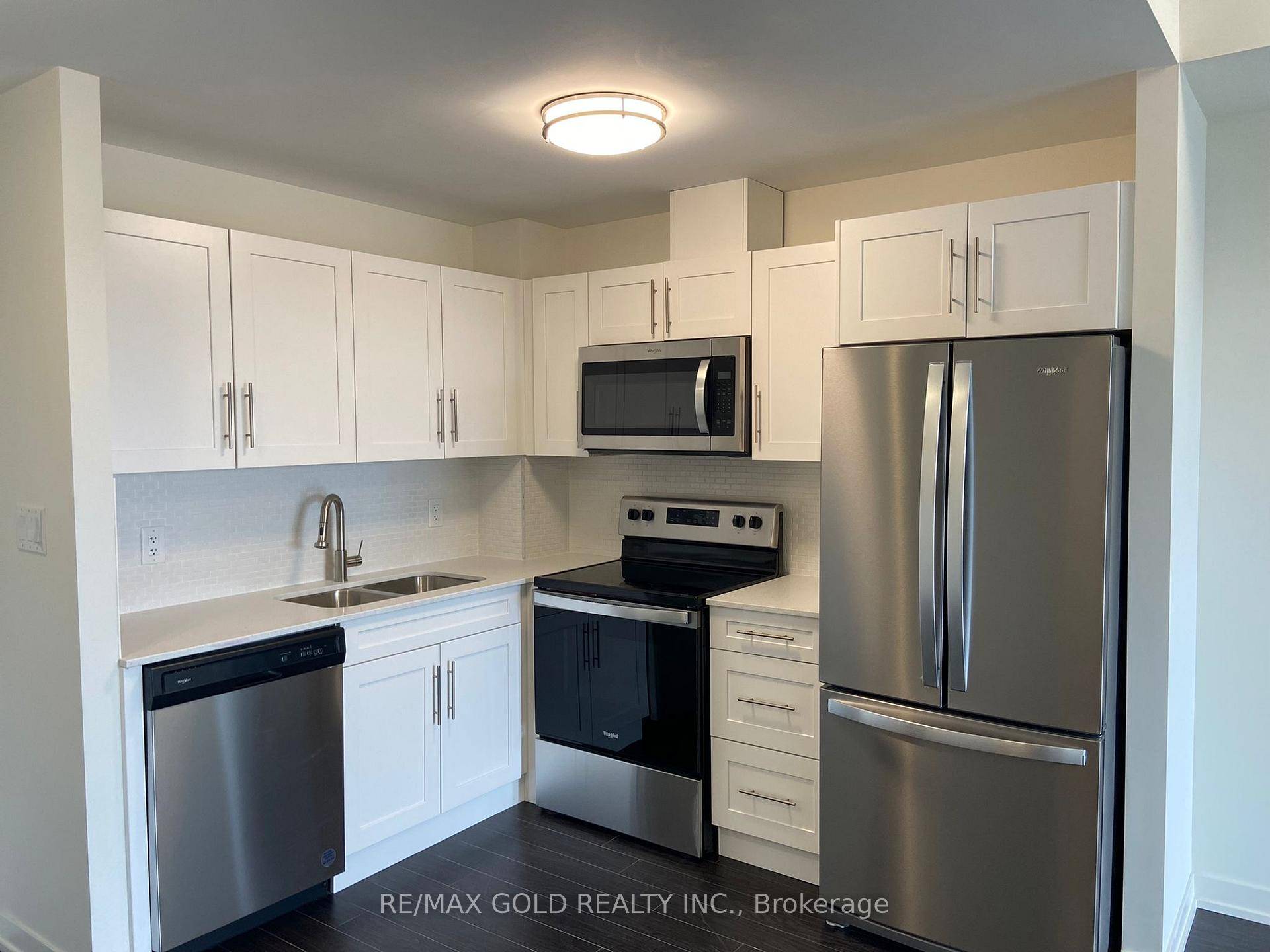 Welcome to Unit 1506 Centrally Located in the Heart of Waterloo !