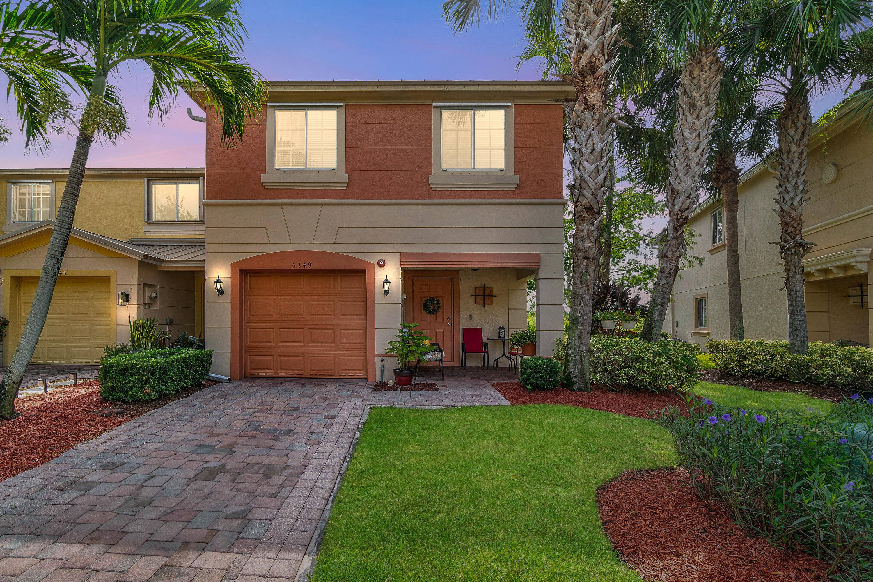 Brand New Roof ! This 3 Bed 2.