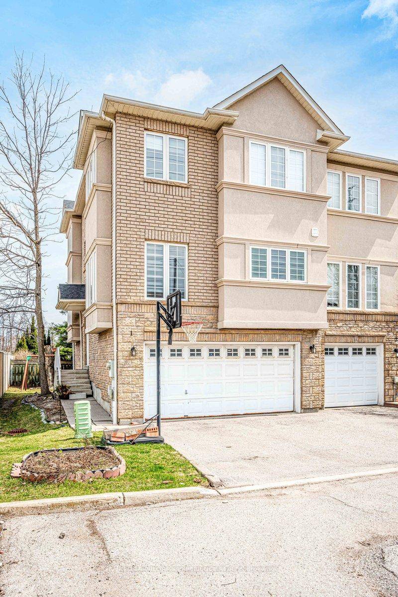 Tucked away in the highly sought after Mill Pond area, this well maintained end unit offers a perfect blend of spacious living and an unbeatable location, steps from shopping, transportation, ...