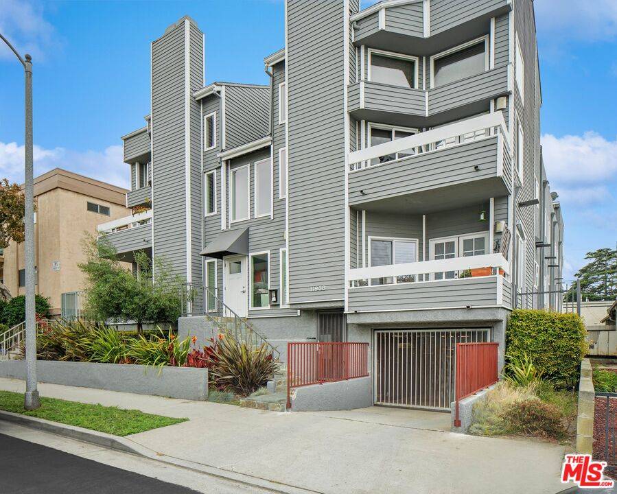 11938 Courtleigh Dr 2BR Marina Del Rey La