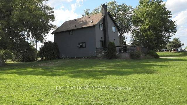 CALLING ALL INVESTORS Wonderful Artisan Estate in the Heart of Dunnville !