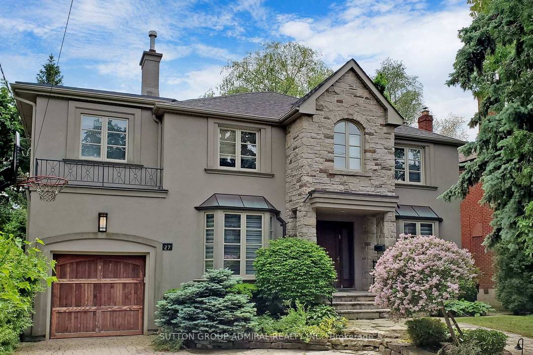 Fabulous Bright And Spacious Family Home On The Best Block Of Shelborne Ave On The East Side Of Bathurst.