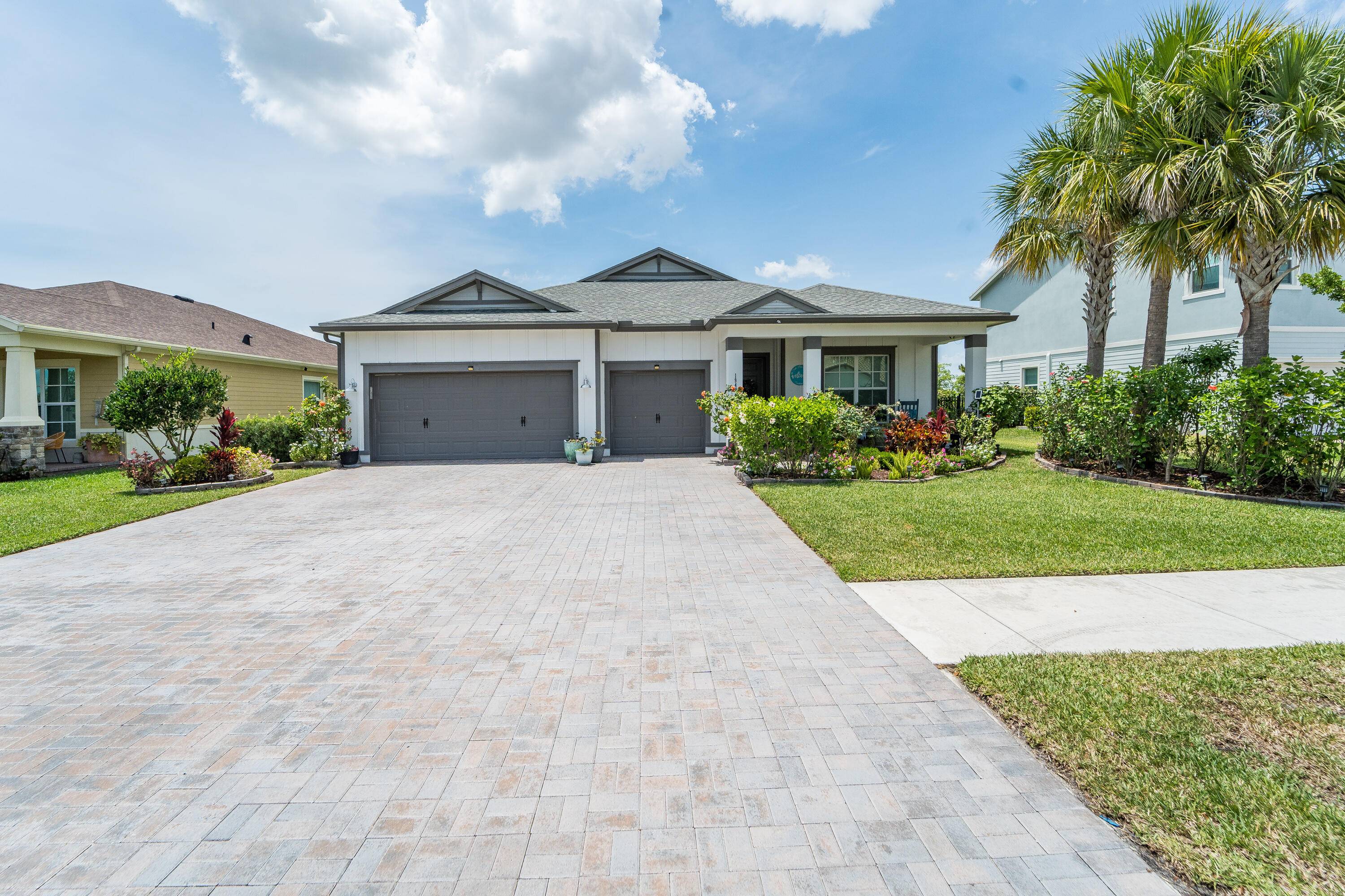 Modern Comfort Meets Unmatched Convenience !