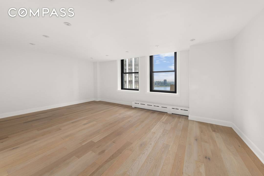 Welcome to your new urban sanctuary in the heart of Manhattan at 3 Hanover Square !