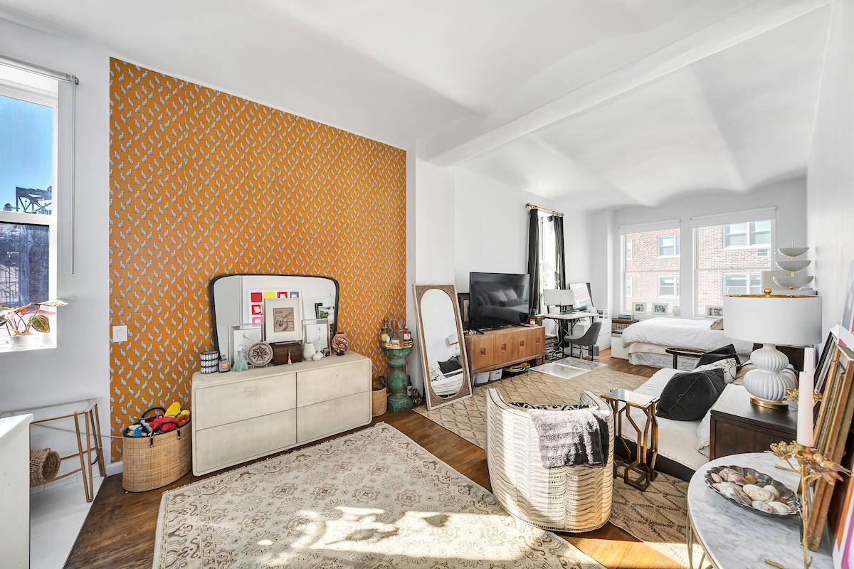 Dreaming of a new home filled with peaceful and artistic vibes in quintessential Greenwich Village.