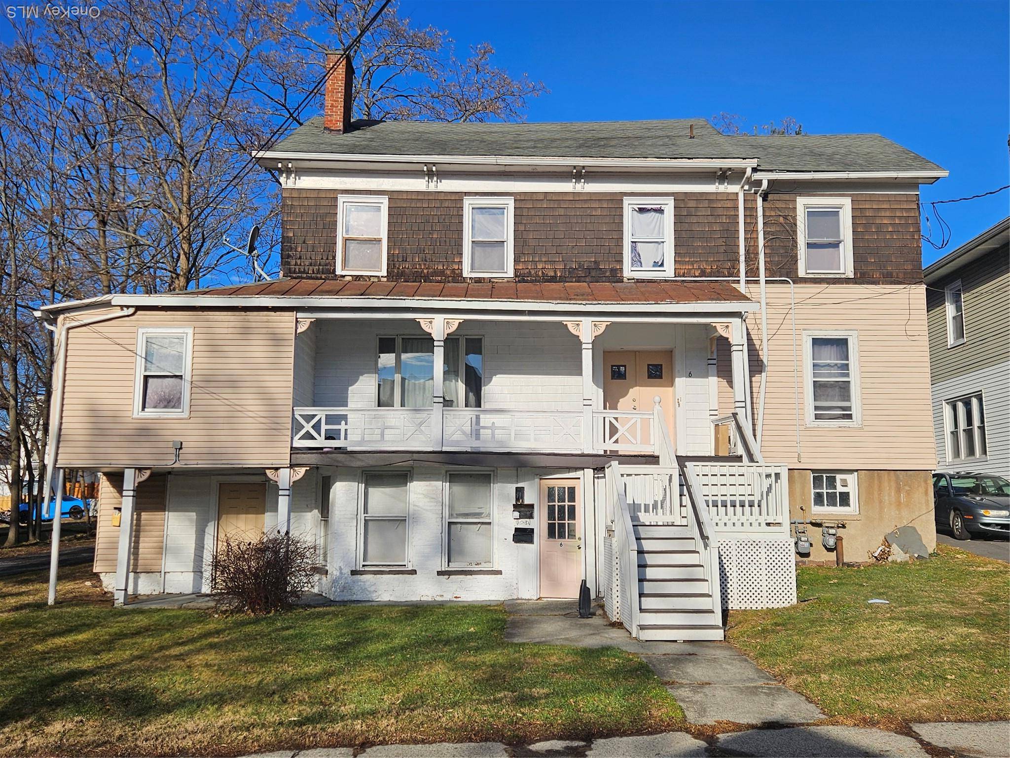 Great two family duplex located in the City of Middletown.