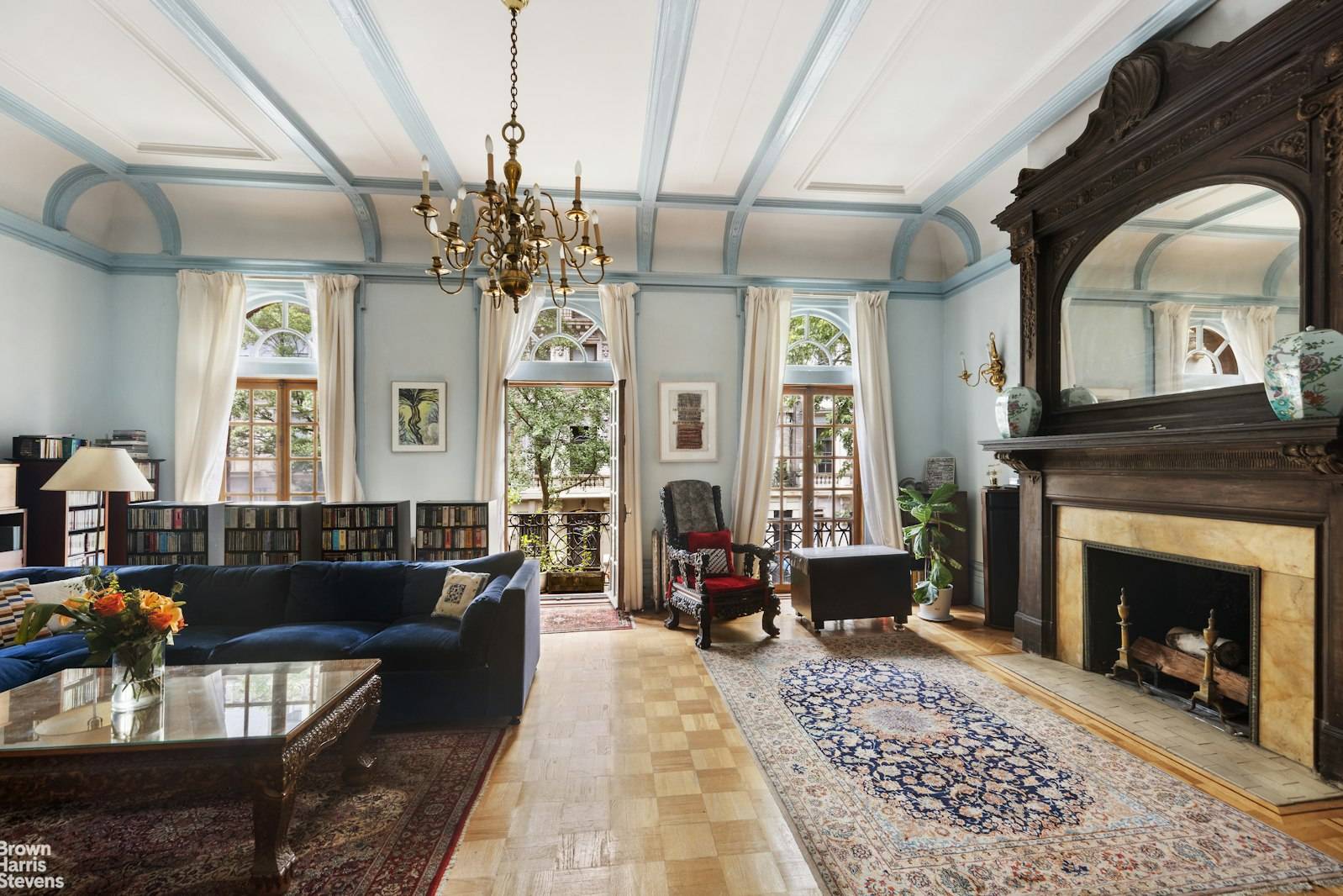 LIFE ON A GRAND SCALE Riverside Drive West End Historic District 5 Story, 25 foot wide, home will be delivered vacant !