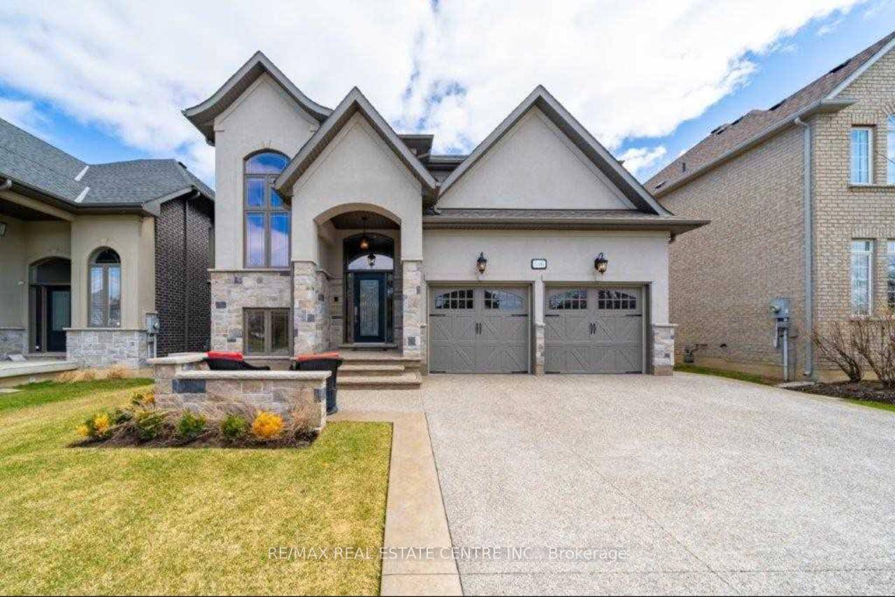 Welcome to 546 Fifty Road, located in the highly sought after Community Beach and Fifty Point neighbourhood of Stoney Creek.