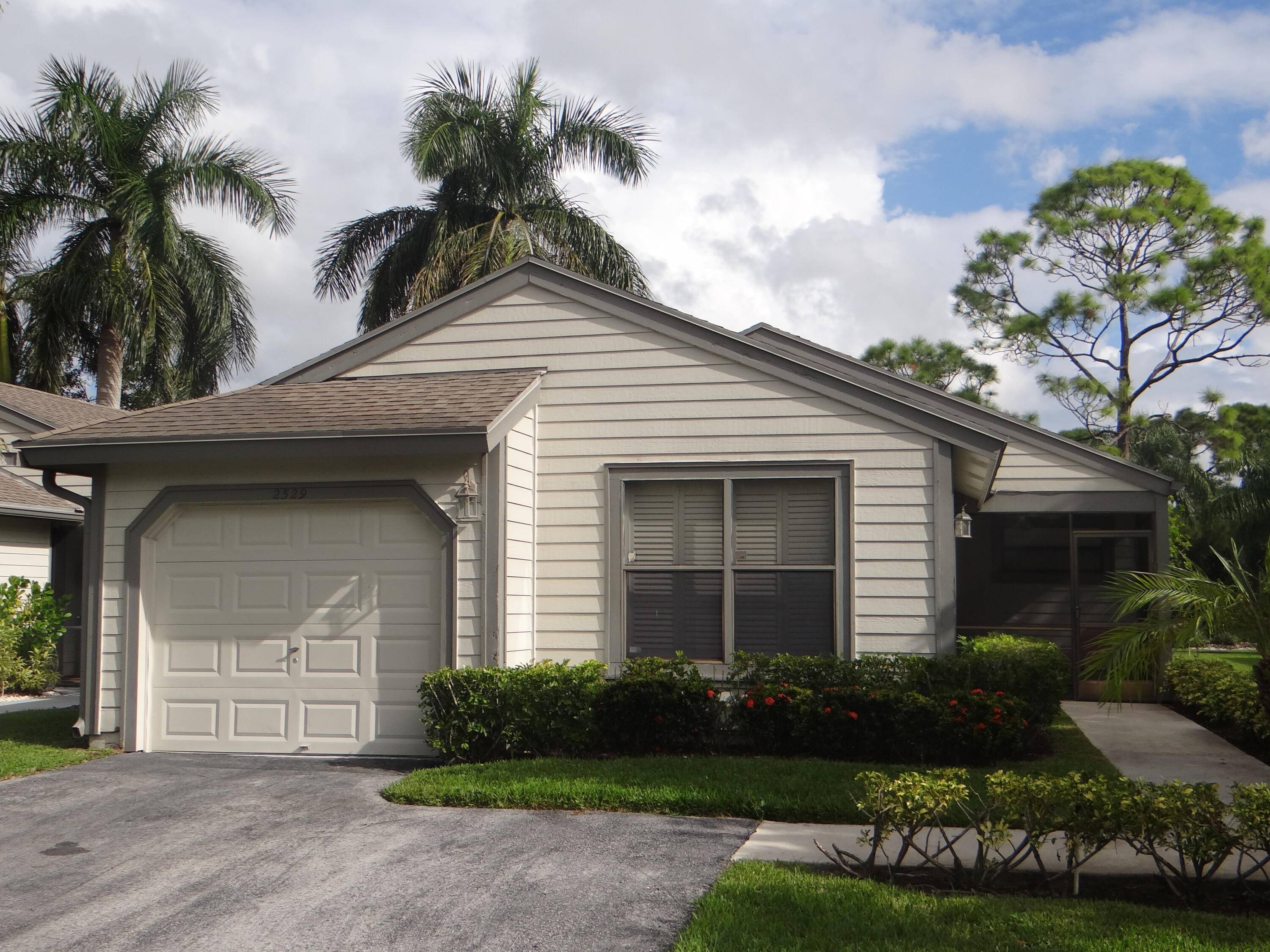 Great seasonal rental near Palm Beach Polo Equestrian Facilities.