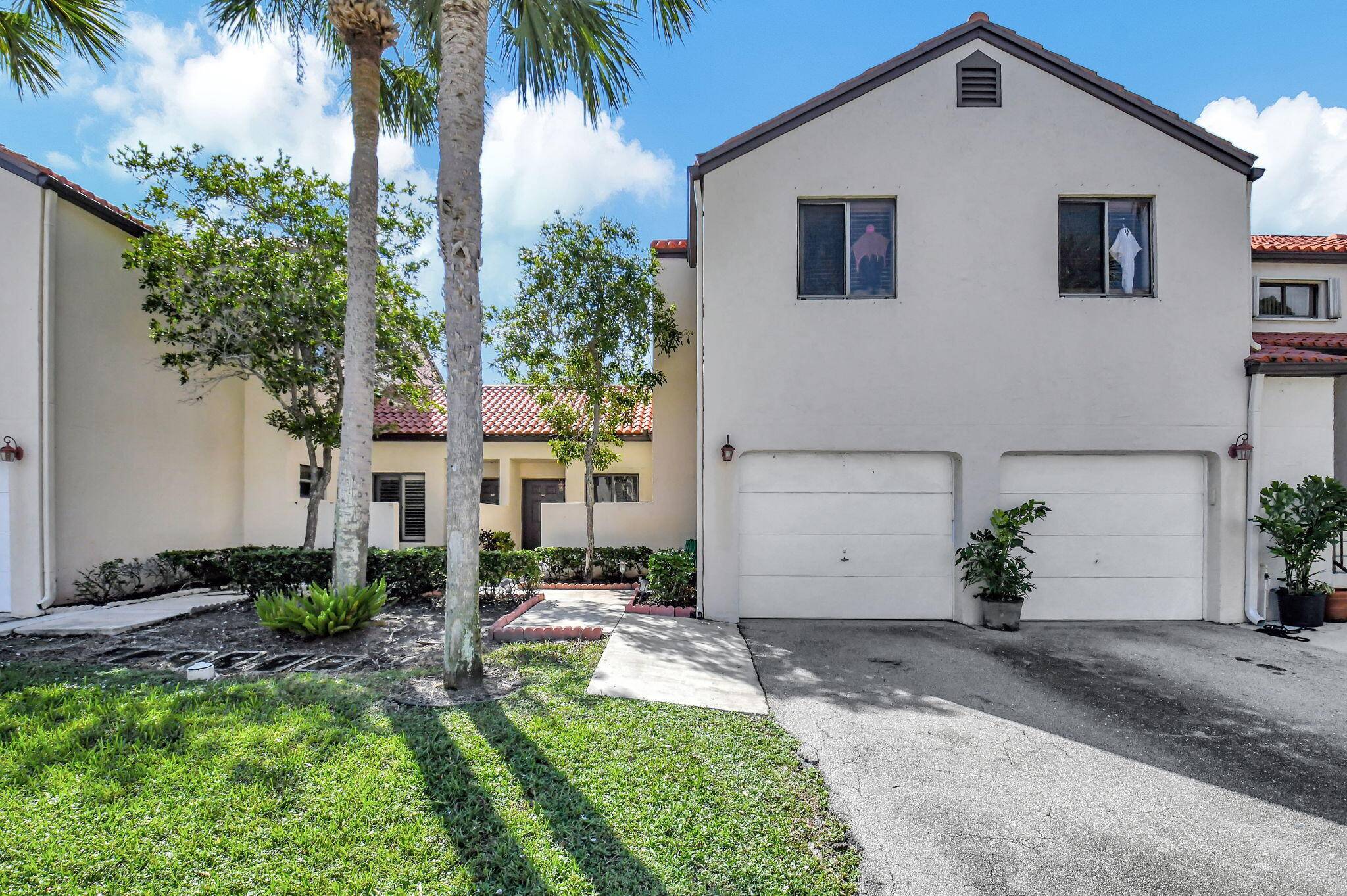 Dos Lagos, gated community, First Floor Condo with 1 Car Garage, newer 18x18 Porcelain Ceramic in common areas, updated kitchen with newer stainless steel appliances, granite countertops, upgraded bathrooms, AC ...