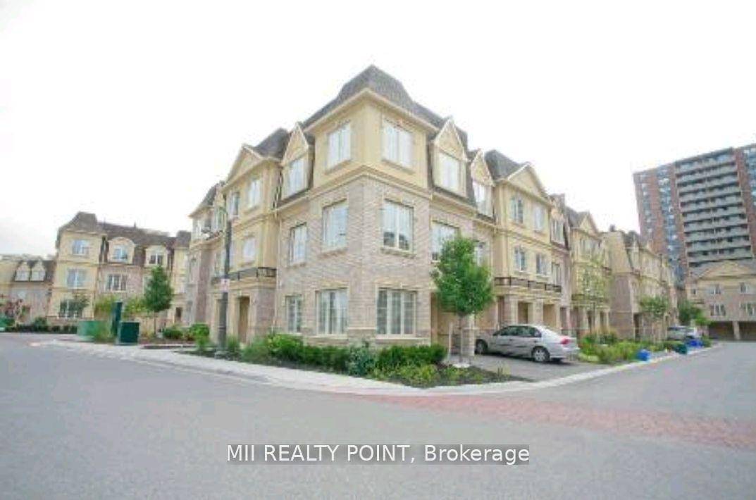 Absolutely Stunning 3 Bed 3 Bath End Unit Townhouse at San Francisco By the Bay.