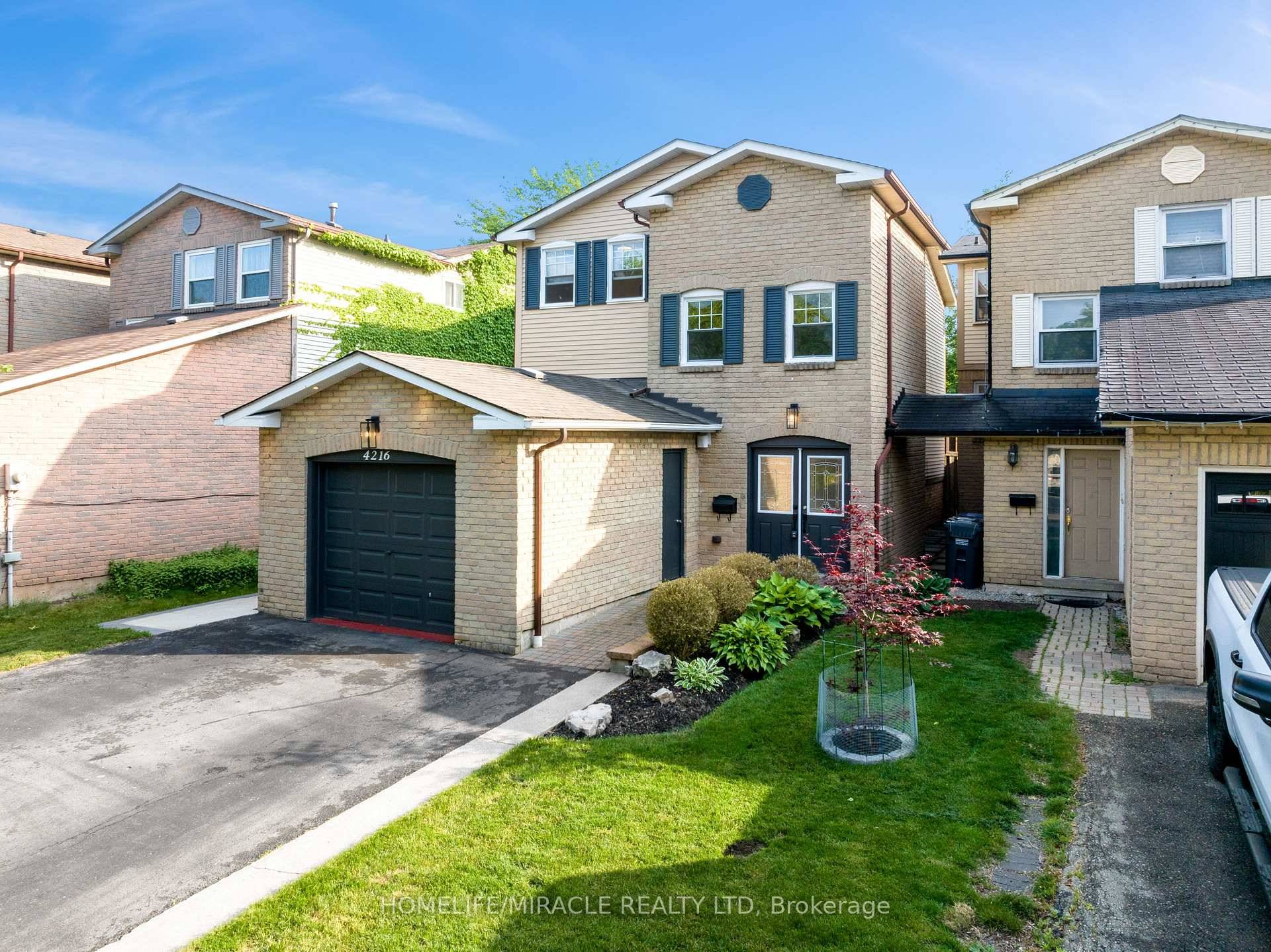 Welcome to 4216 Sunflower Drive a beautifully upgraded, smart, and spacious home in the sought after Erin Mills community !