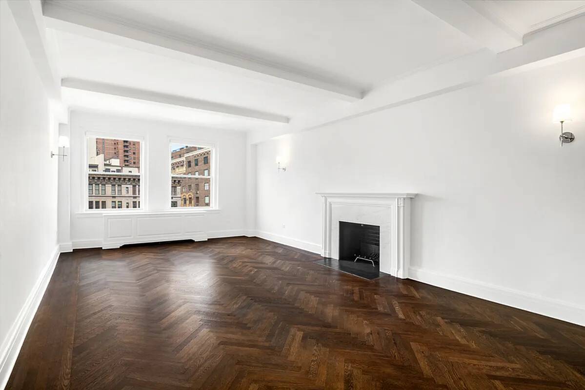 PARK AVENUE PREWAR Unquestionably, the best 4 Bed available West of Lex Superprime UES location Renovation just completed move in now !