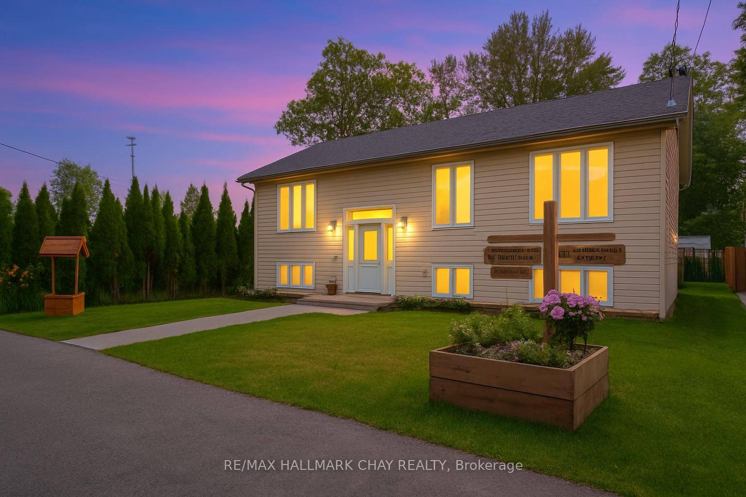 Custom Built Raised Bungalow Just Steps from Lake Simcoe !