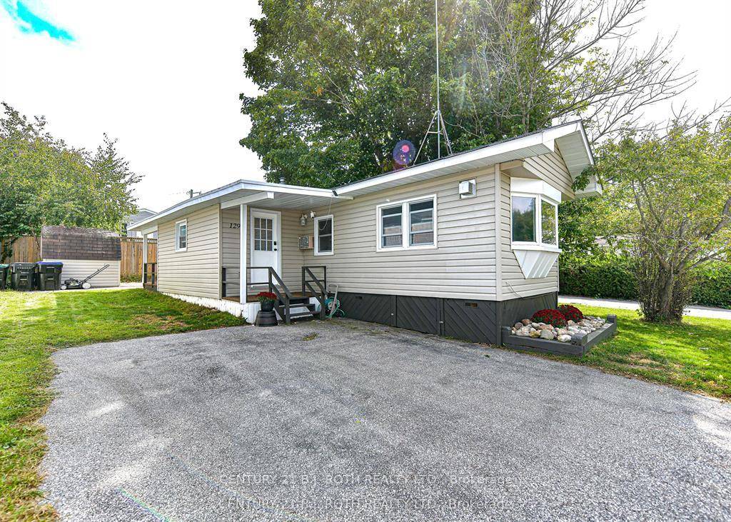 Welcome to this bright and affordable mobile home offering a blend of peaceful rural living and everyday convenience just outside the city limits, located in the welcoming community of Silver ...