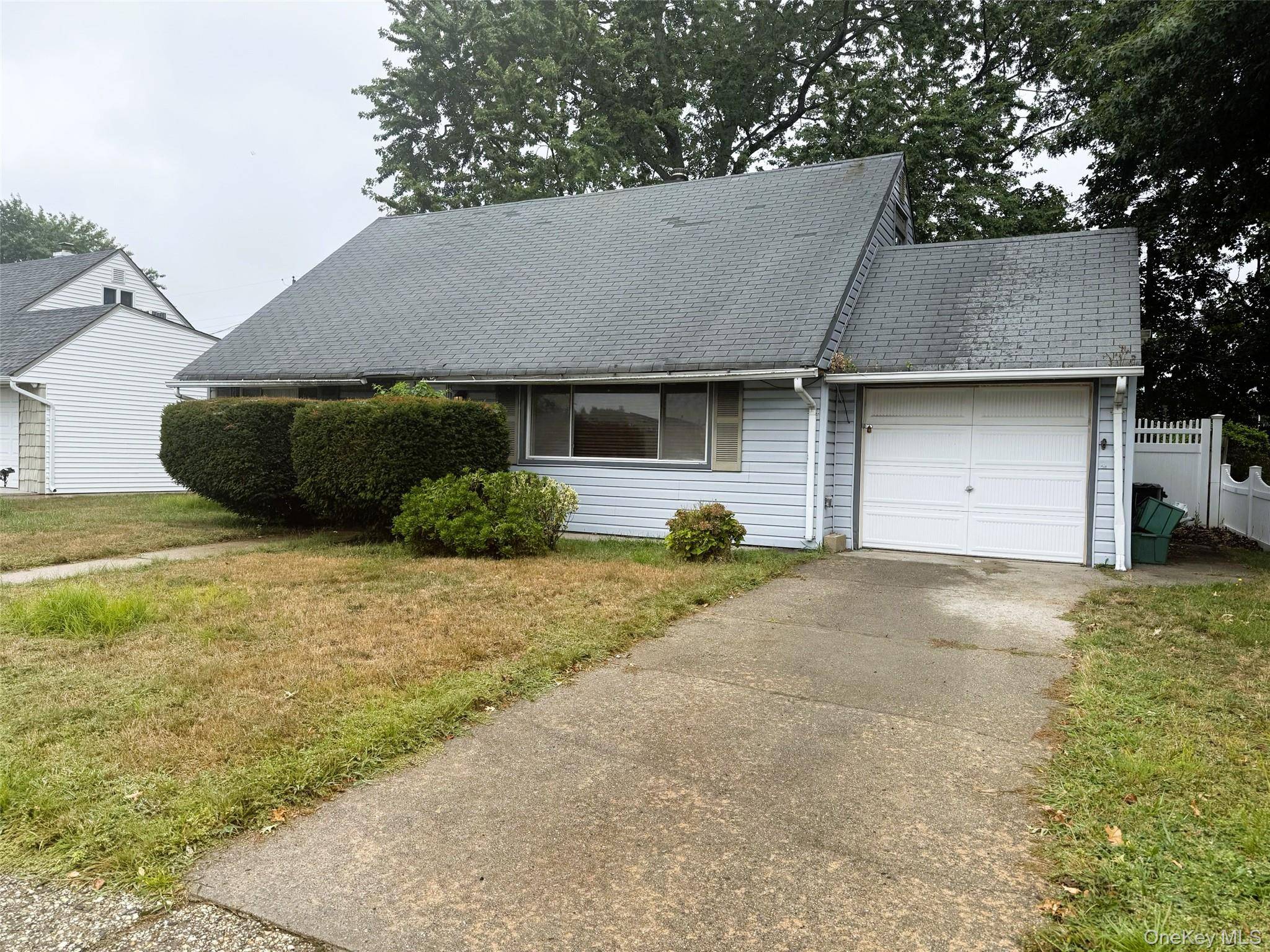 Investor s Dream in Levittown !