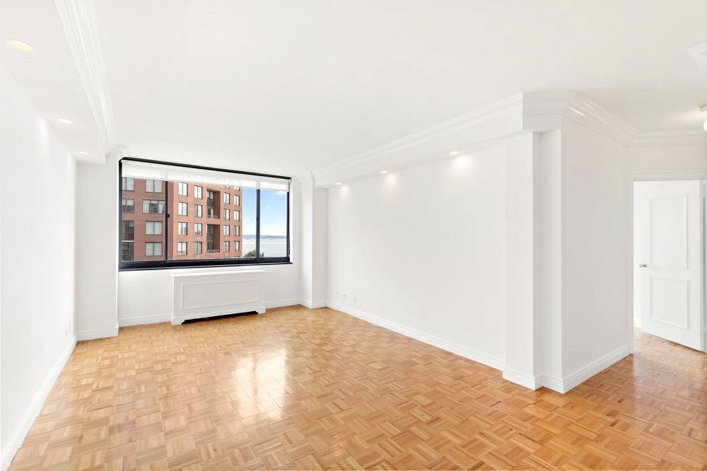 Luxury Living in Battery Park City !