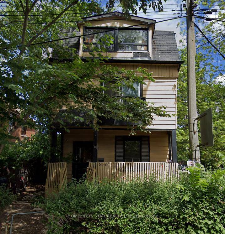 This beautiful two bedroom unit is flooded with natural light.