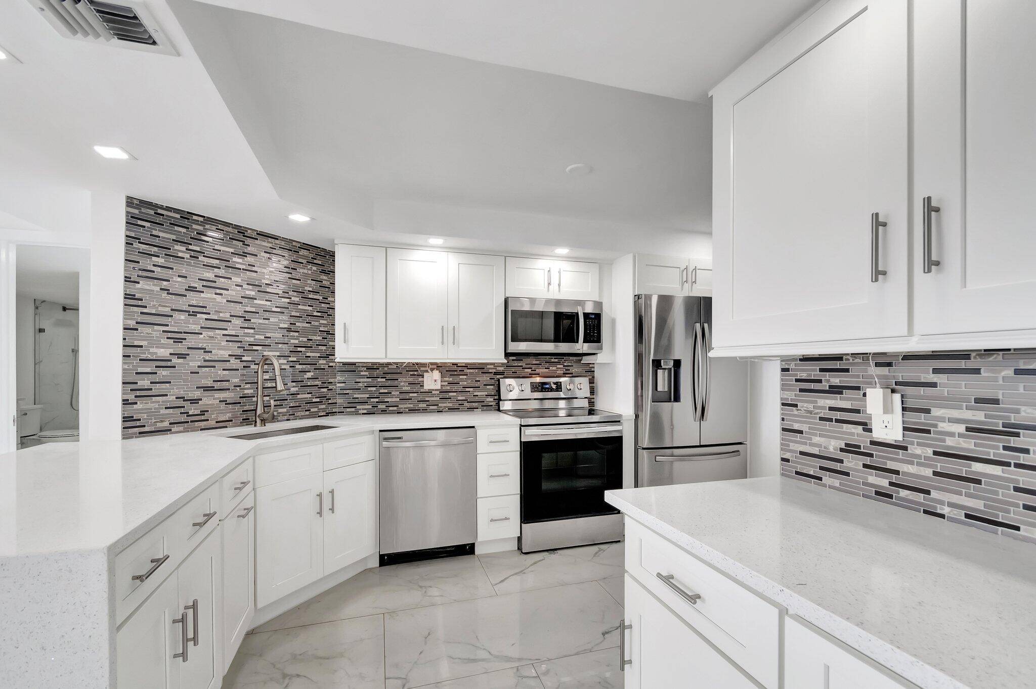 Penthouse Perfection in West Palm Beach 19th Floor Deluxe Condo !